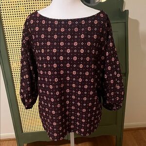 Women's Black and Red Patterned Top